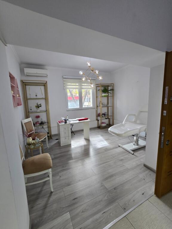 2+1 apartment for rent in Myslym Shyr suitable for business