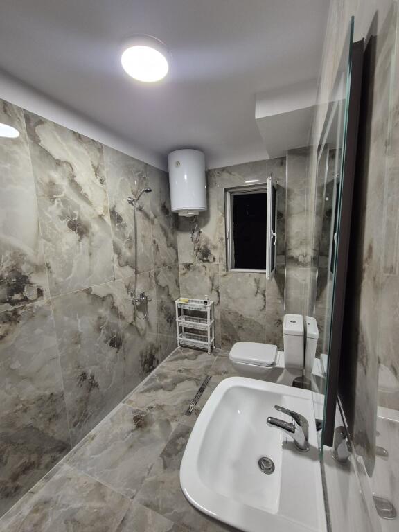 Apartament për qera 1+1 - Rruga Elbasanit