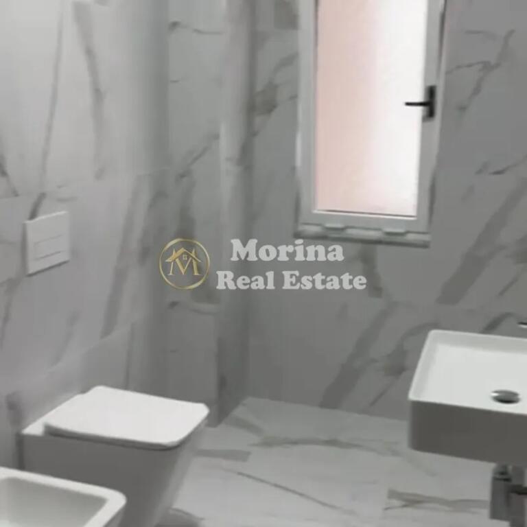 Affitto, Locale Commerciale, Piazza Willson, 1800 euro/mese.