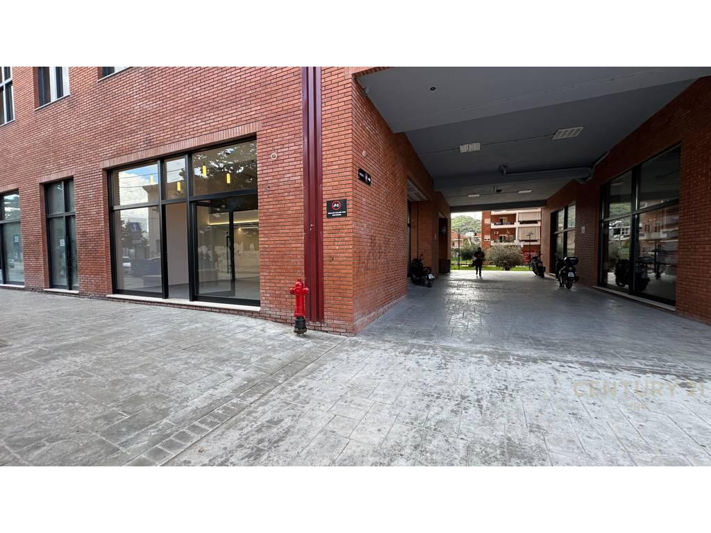 CORNER SHOP FOR RENT AT TIRANNA GOLDEN PARK 3! 1,200 € /Month