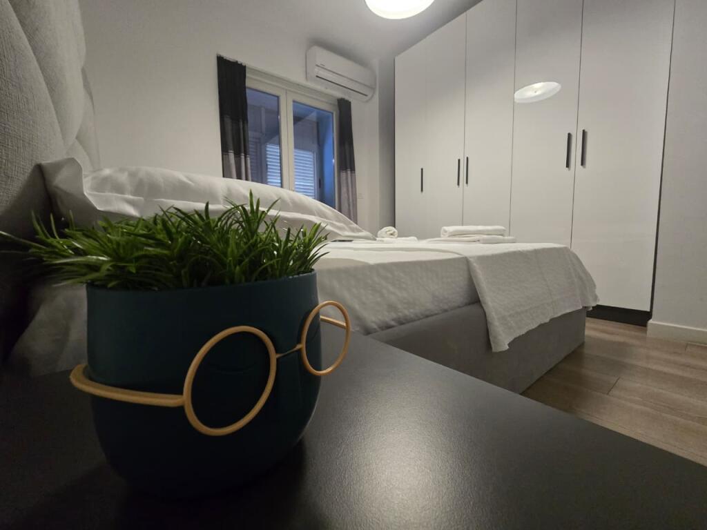 Price reduced! Apartment 1+1 for rent at Willson Square.
