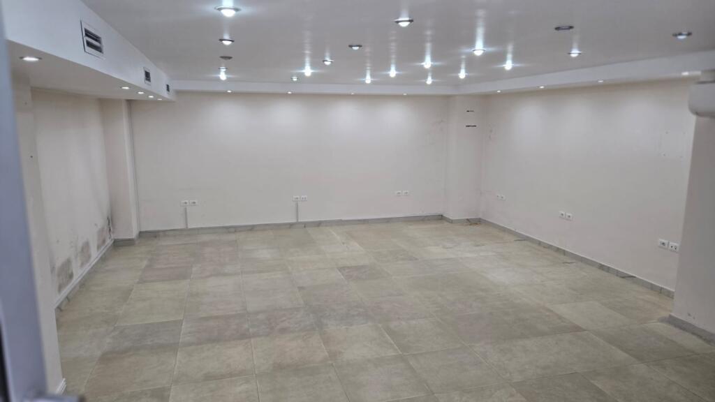 SHOP FOR RENT 60 M2 BRRYL 450 EURO
