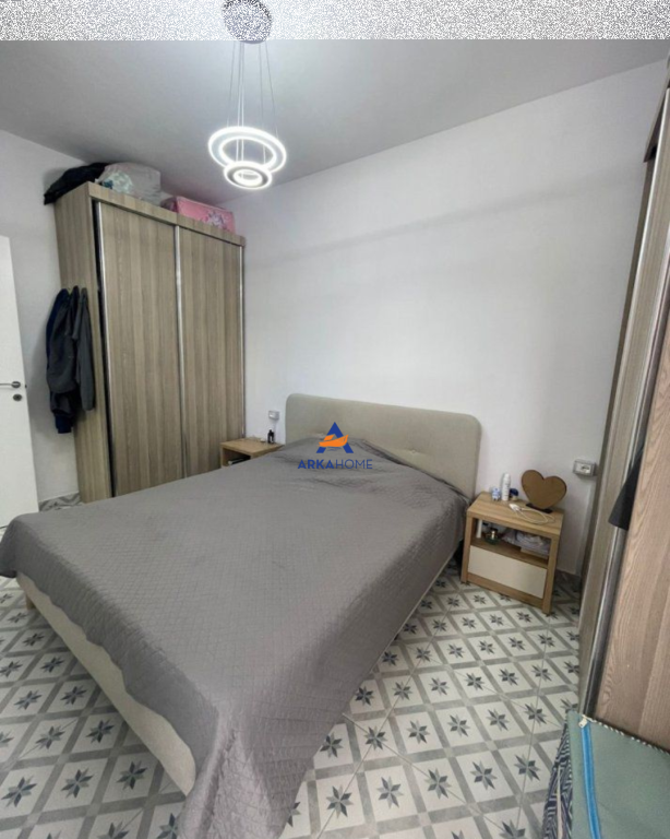AFFITTASI APPARTAMENTO 1+1+2 BALCONI + POSTO AUTO "AL COMPLESSO GOLDEN PARK, KOMBINAT" 51000 LEKE