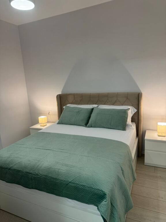 Apartament 1+1 me qira tek River Side ne Astir
