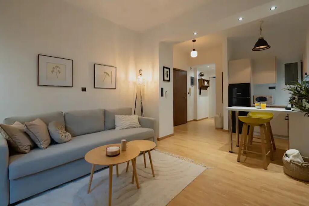 Appartamento In Affitto 2+1 In Centro (ID B220993) Tirana