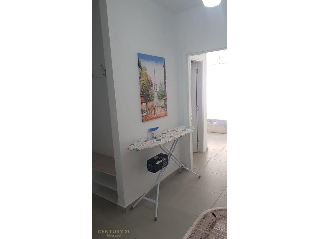 JAPIM ME QIRA APARTAMENT 2+1+2+ POST PARKIMI, TEK ASL (SPITALET)
