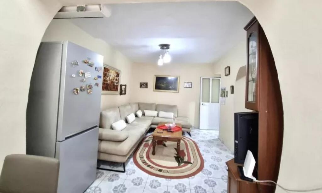 In vendita 2+1+cucina separata📍Brryli/ Di fronte al Nuovo Maternità (70 m2) Edificio esistente (2° piano) 130.000 eu