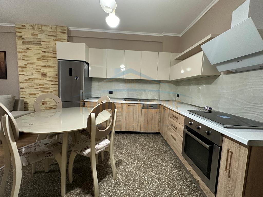 Shitet , Apartament 2+1, Unaza e Re , Astir