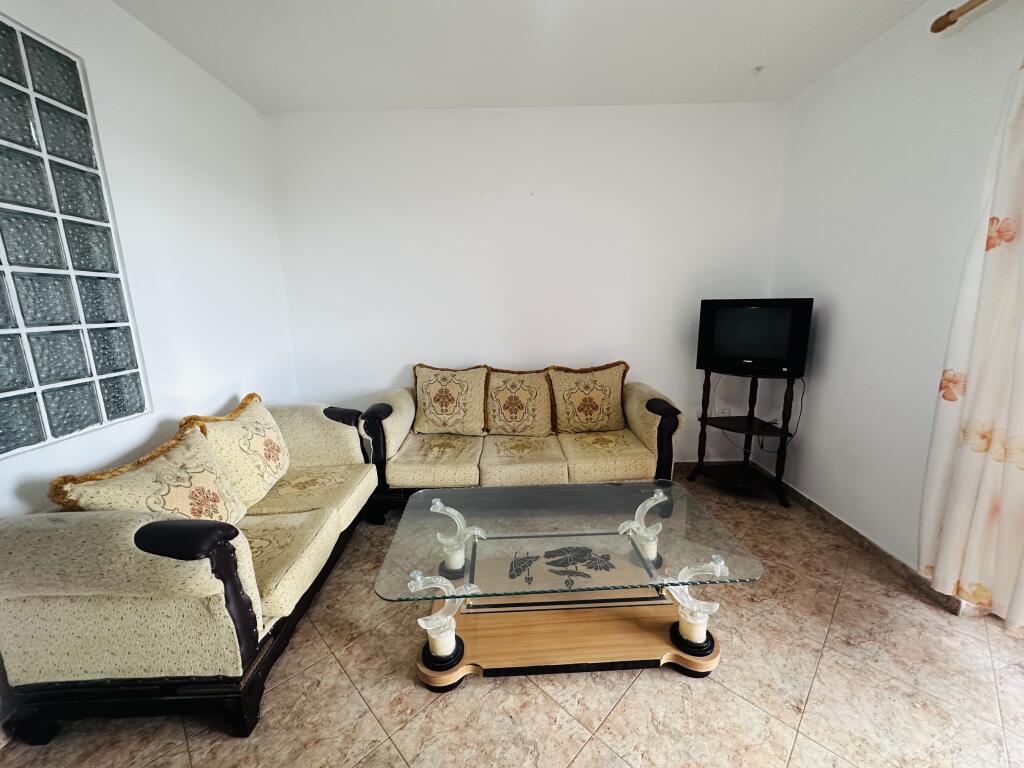 Jepet Me Qera Apartament 1+1+1 Ballkon
