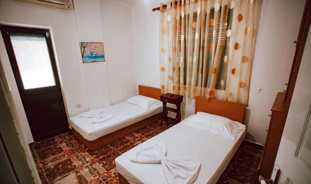 🏠Ne zonen e 5 Majit,prane Concord Center jepet me qera kati i 4-et i nje vile3+1,i mobiluar.550 Euro