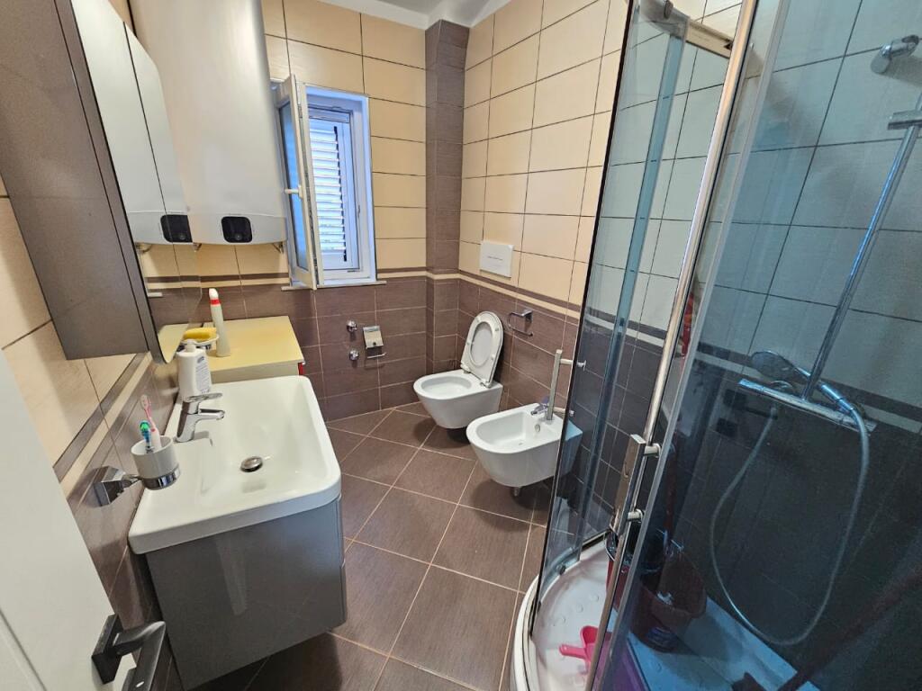 Apartament Me Qera 2+1 Tek rruga elbasanit