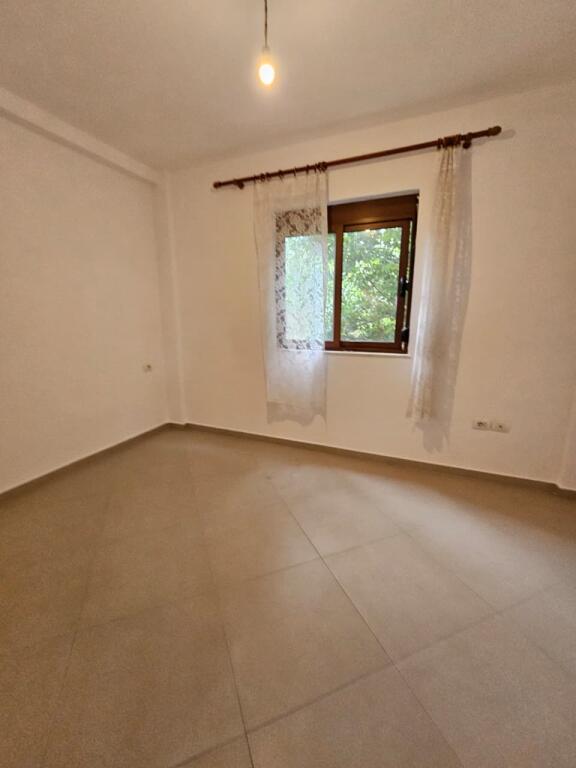 IN AFFITTO – APPARTAMENTO VUOTO 3+1 A FRESK!