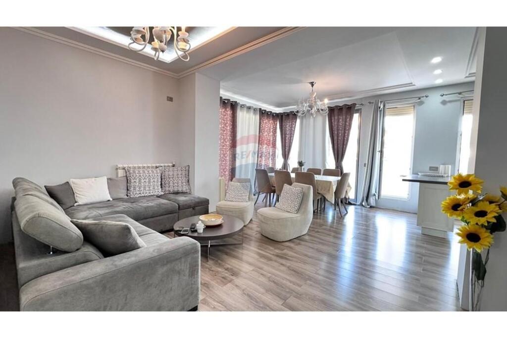 Apartament - Për Shitje - Rruga Sotir Caci, Tiranë