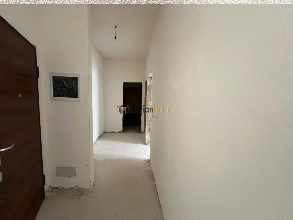 Apartment 2+1+2 Bathrooms for Sale, Laprakë, Tirana