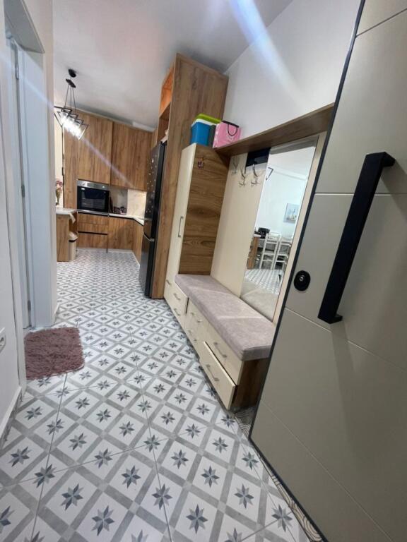 Jepet apartament 1+1 me qera tek Golden Park , perballe Amerikan 3