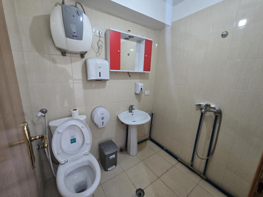Apartment / Office for Rent on Barricades Street