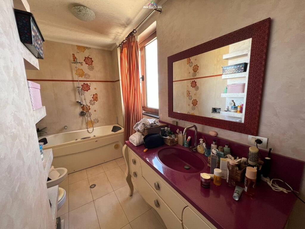 Penthouse Ne Shitje 3+1+2 Ne Qender (ID B130103) Tirane.
