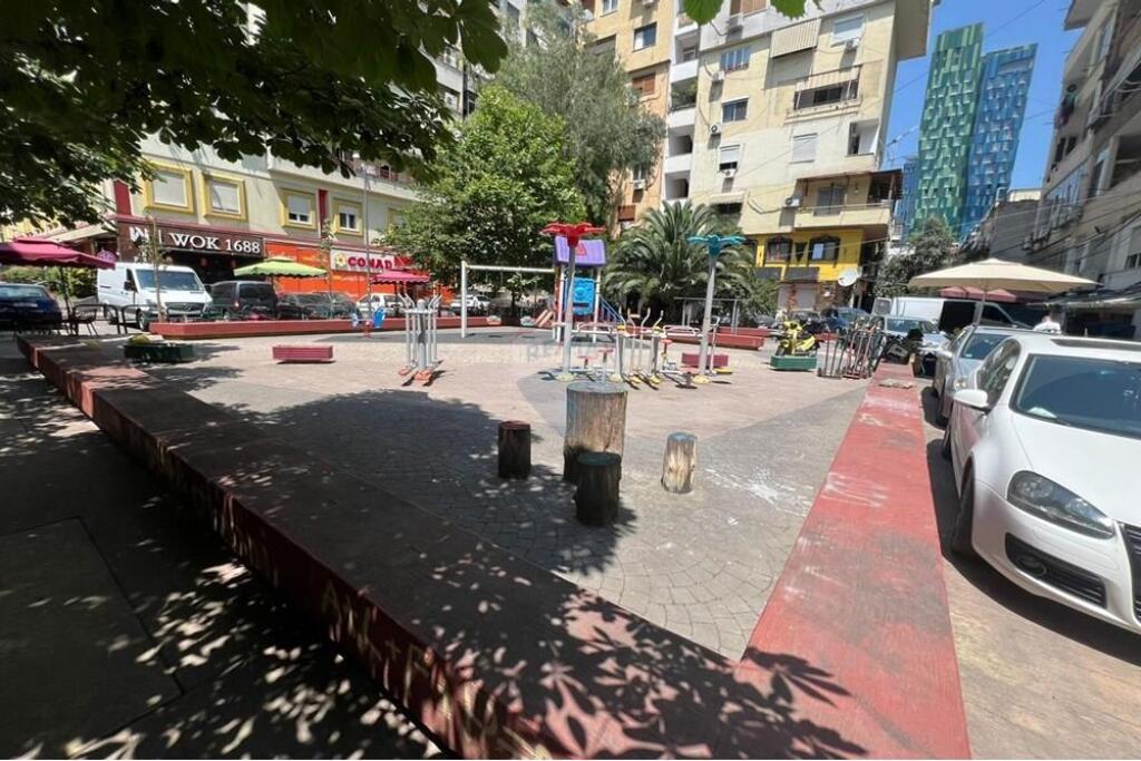 Shop for sale in Tajvani
