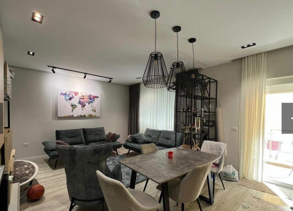 Vendesi in vendita Appartamento 2+1+2 + Studio con Veranda – Lago Secco