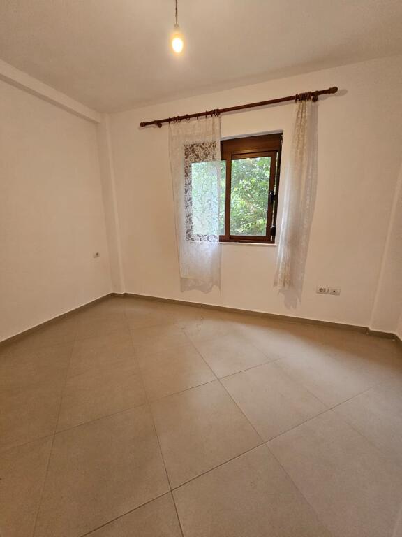 IN AFFITTO – APPARTAMENTO VUOTO 3+1 A FRESK!