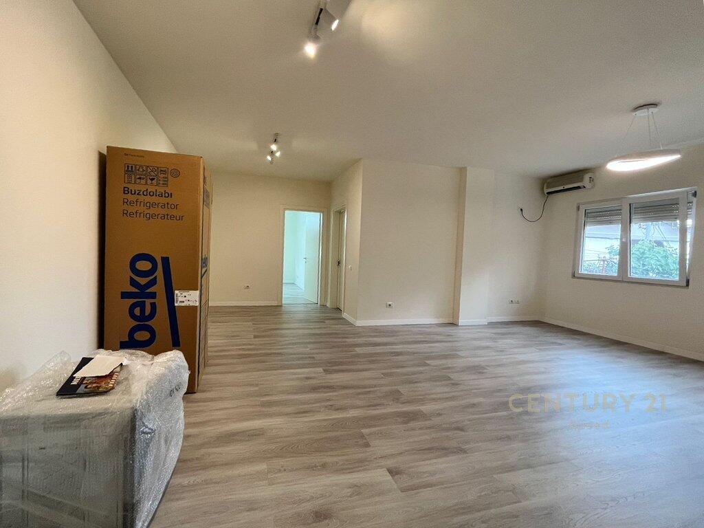 Apartament 2+1 me qira tek Zogu i Zi!!