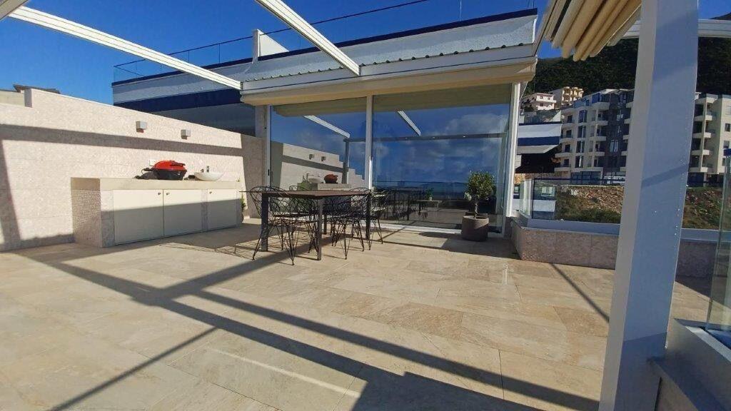 Penthouse For Sale Near Marina Bay Vlore
