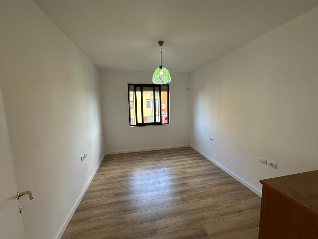 ✨ Appartamento 2+1 in vendita nel Campo di Aviazione! ✨ 5° piano con ascensore 🏠 Appartamento vuoto, pronto per abitare 🛋️ Soggiorno + cucina, 2 camere da letto, 🛁 bagno e 🌅 balcone con vista aperta Superficie 81 m2  📄 Documentazione regolare 🏦 Possibilità di acquisto anche con credito bancario  💶 Prezzo: 165.000 €