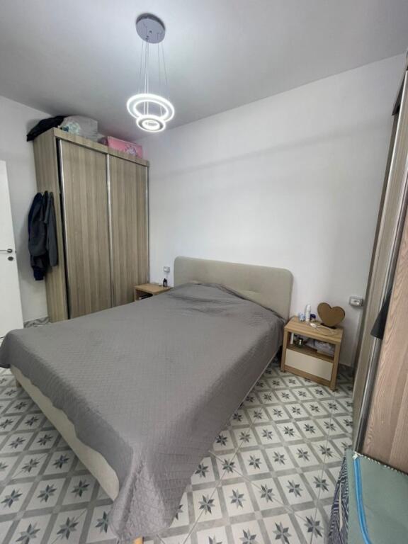 Jepet apartament 1+1 me qera tek Golden Park , perballe Amerikan 3