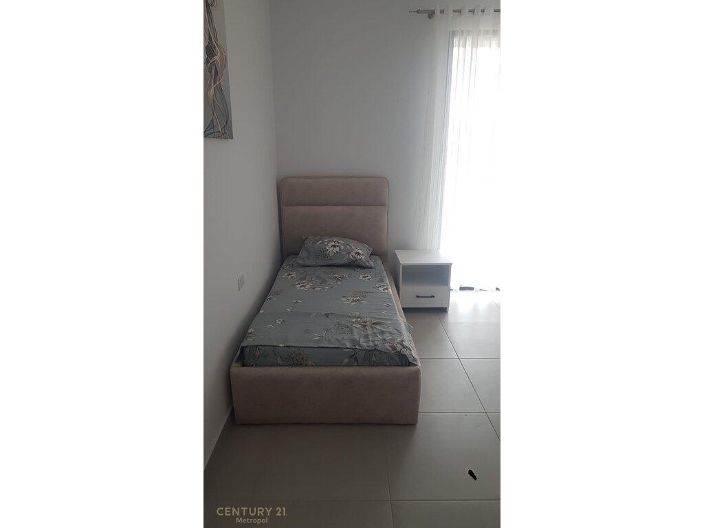 JAPIM ME QIRA APARTAMENT 2+1+2+ POST PARKIMI, TEK ASL (SPITALET)
