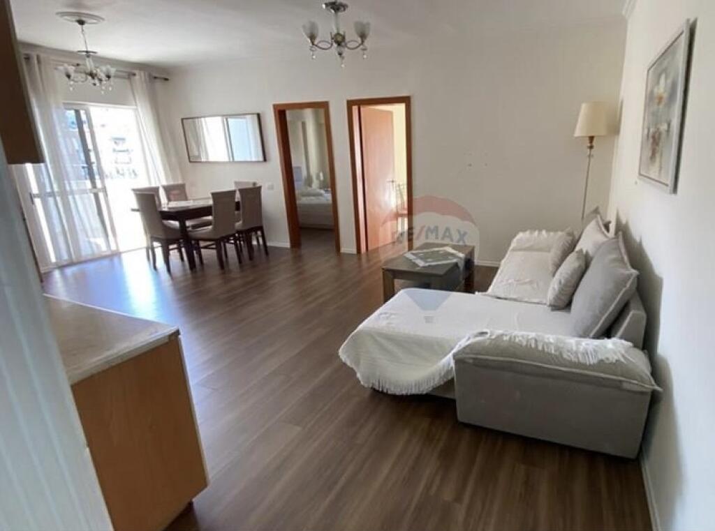 Appartamento 2+1 in affitto a Komuna e Parisit