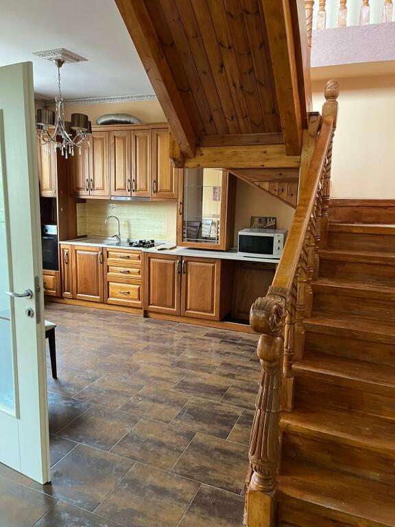 DUPLEX IN AFFITTO: 4+1+2 BAGNI MERCATO ELETTRICO