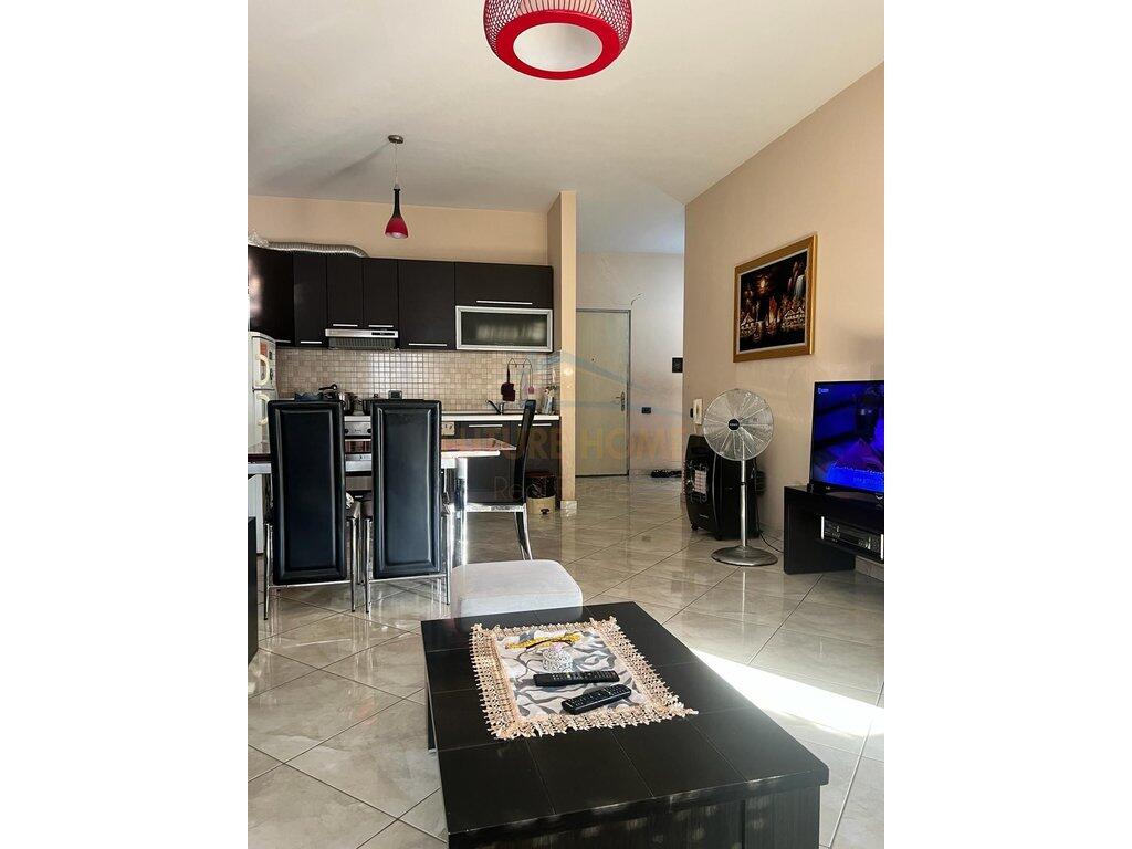 SHITET APARTAMENT 2+1 TEK XHAMLLIKU