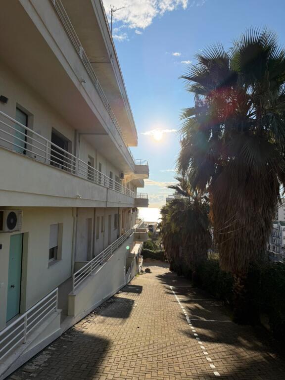 Apartment for sale in the Shkëmbi i Kavajës area, type 1+1 with veranda and storage room.