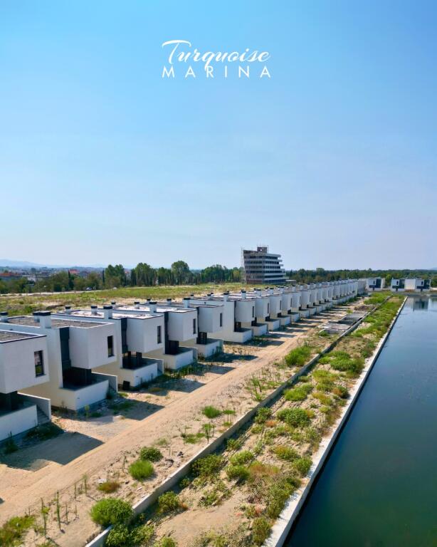 Shitet Vile tek Turquoise Marina - Gjiri i Lalëzit, Durrës.