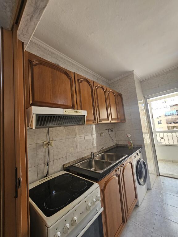 Affittasi: *2+1+2 BALCONI  *(📍Laprake  - su strada principale)* - 6° piano - *600€/mese* - Sup.127m² || Arredato