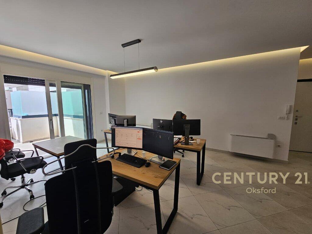 🏢 Office space with veranda for rent | Near Kosovareve Road