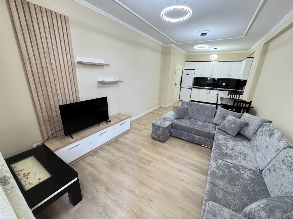 Qera Apartament 1+1  📍21 dhjetori,mbrapa poliklinikes nr9 •Kati 4 me ashensor Cmimi 60.000 leke i pa diskutueshem