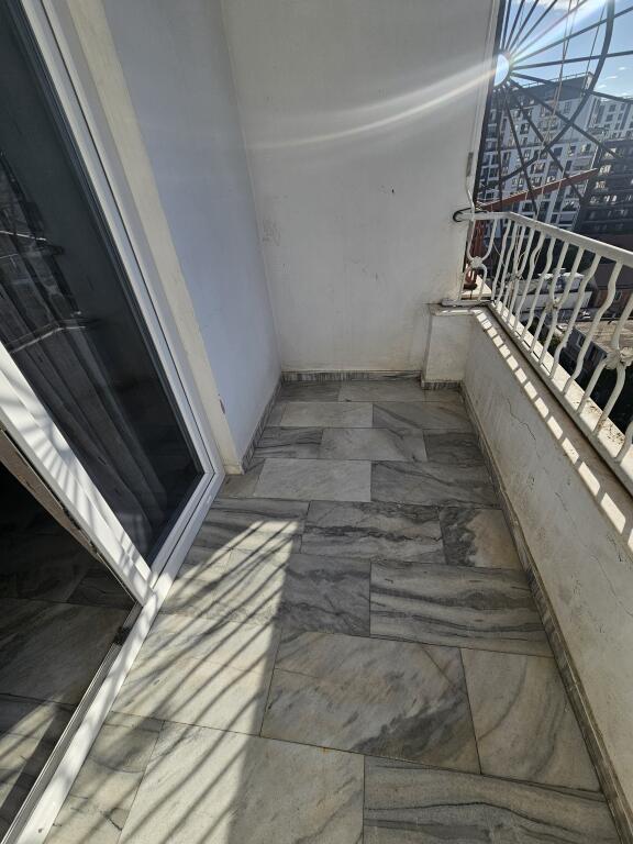 Affittasi: *2+1+2 BALCONI  *(📍Laprake  - su strada principale)* - 6° piano - *600€/mese* - Sup.127m² || Arredato