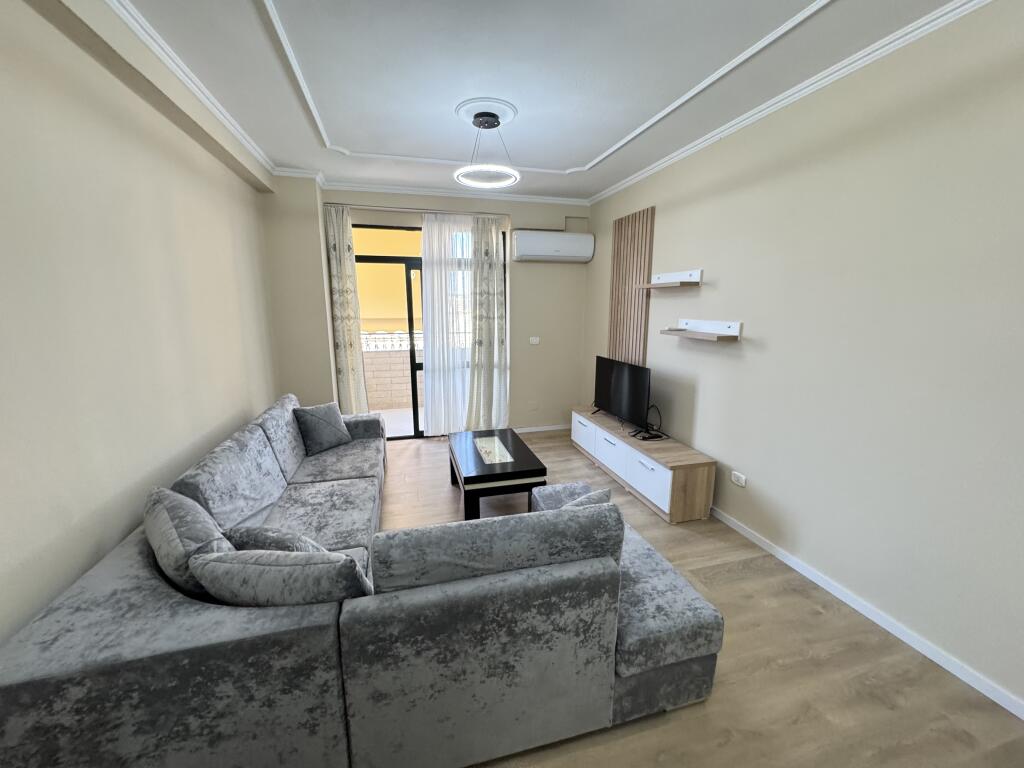 Qera Apartament 1+1  📍21 dhjetori,mbrapa poliklinikes nr9 •Kati 4 me ashensor Cmimi 60.000 leke i pa diskutueshem