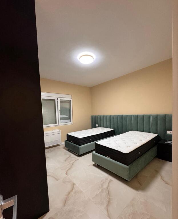 APARTAMENT ME QERA 2+1+2 PALLATI I BRIGADAVE 1100 EURO
