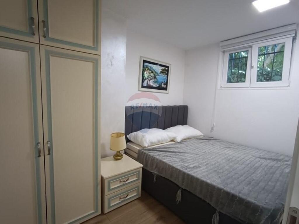 Apartament 2+1 me qira ne Qender - Rruga e Barrikadave