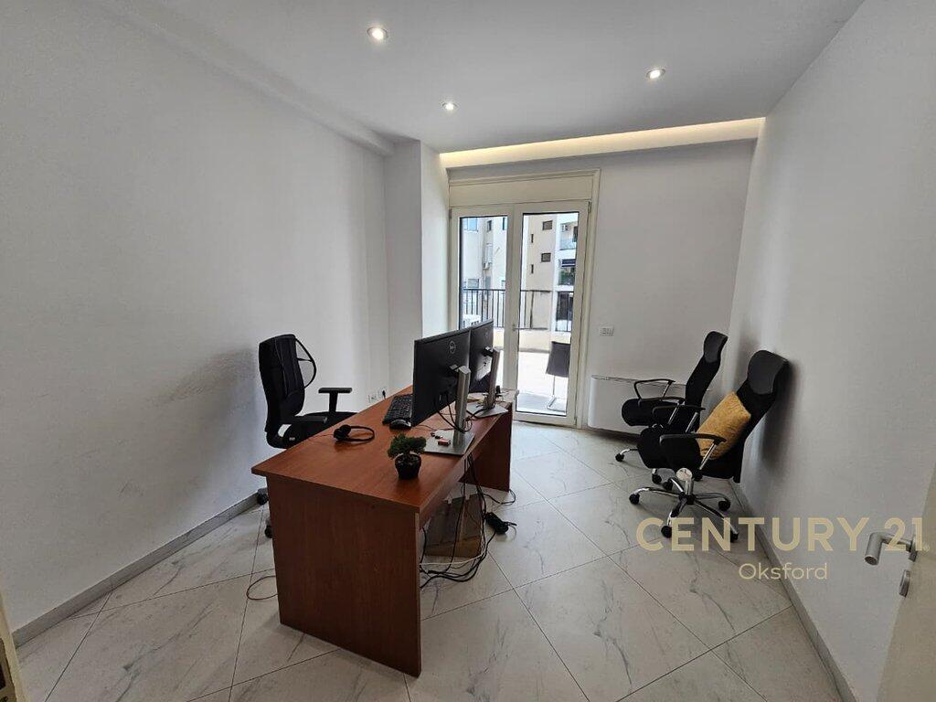 🏢 Office space with veranda for rent | Near Kosovareve Road