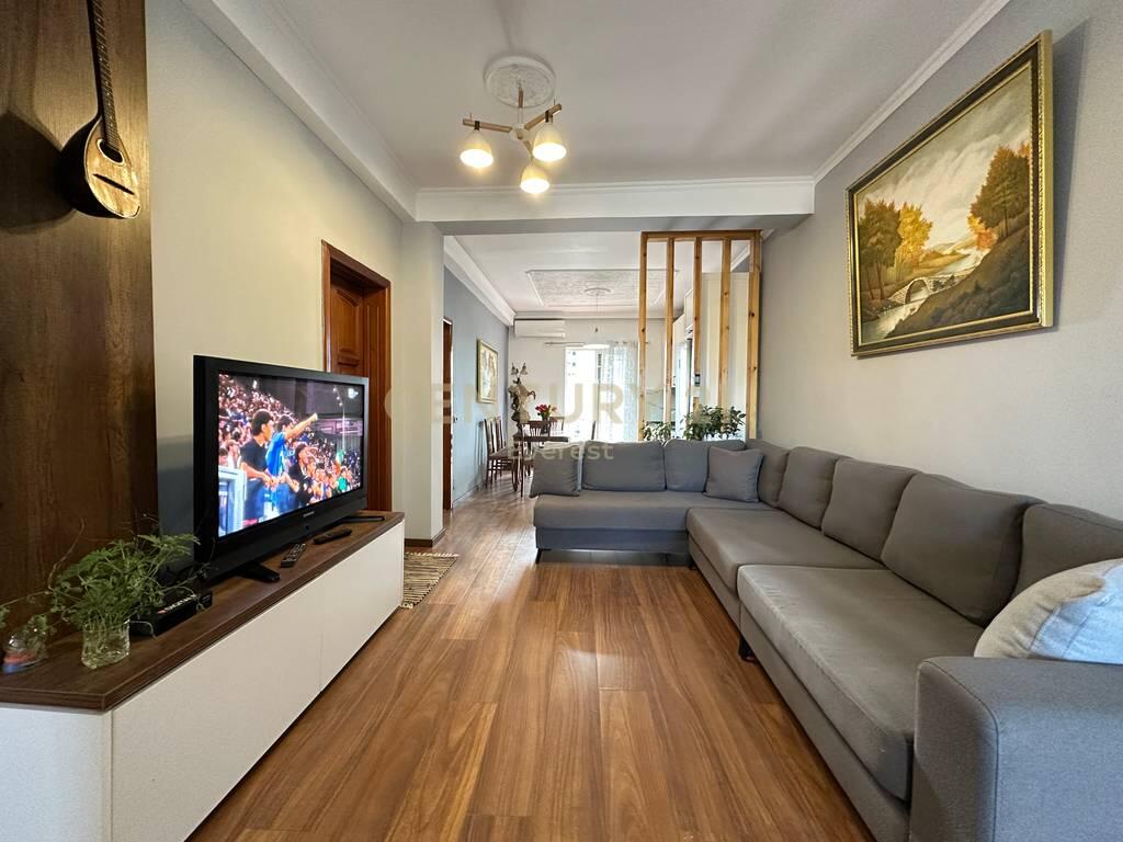 RRUGA 5-MAJI, APARTAMENT 2+1 PER QIRA