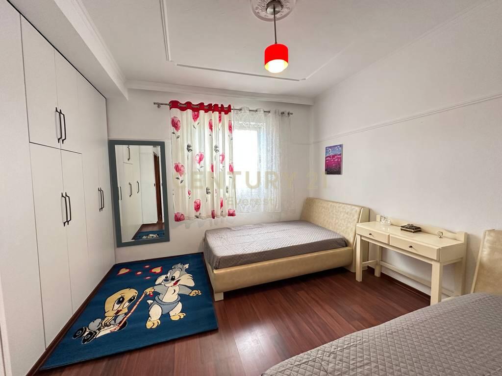 RRUGA 5-MAJI, APARTAMENT 2+1 PER QIRA