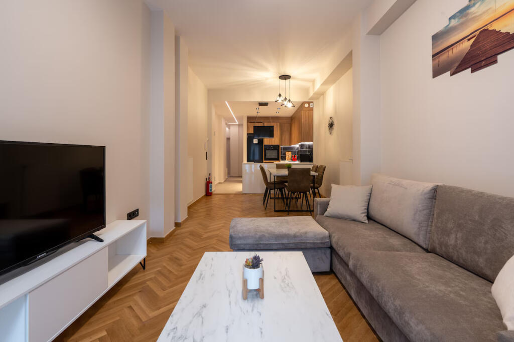 Apartament Me Qera 2+1 Tek Rruga Elbasanit (ID B220394) Tirane