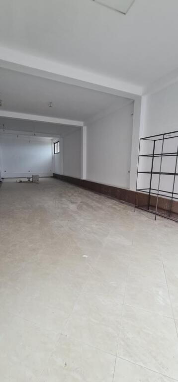 Business premises for rent