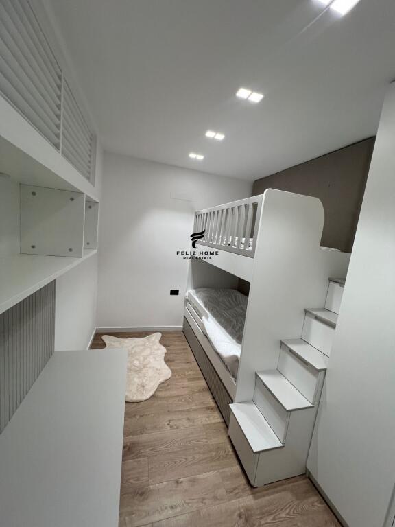 APARTAMENT ME QERA 2+1 LIQENI FARKES 800 EURO