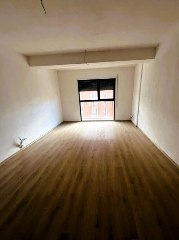 Apartment 2+1+2+ parking space for residential or office use at New Boulevard !