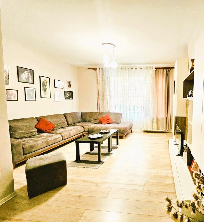 tek kopshti Zoologjik , jeper me qera apartamant 2+1+ post parkimi!
