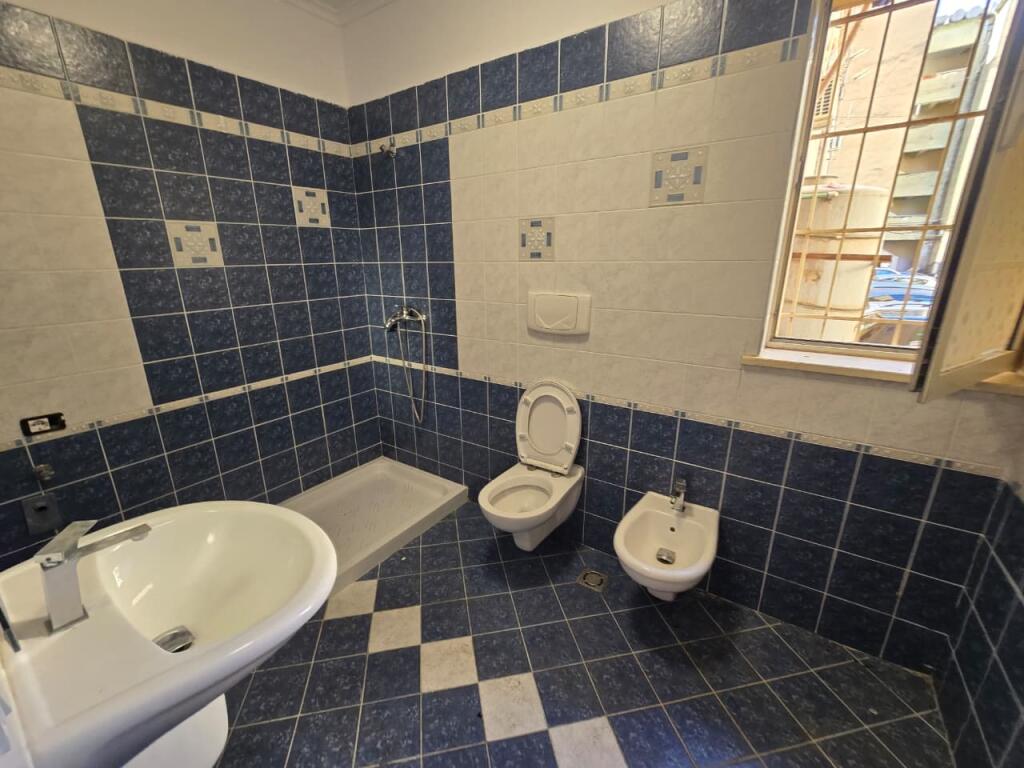 *Apartament  1+1 Ne Shitje  Prane Rruges Se Kosovareve*